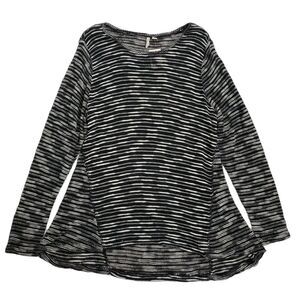 NEW!! Cato Sportswear WOMAN SIZE 18/20W Knit Black White Blouse Top Semi Sheer